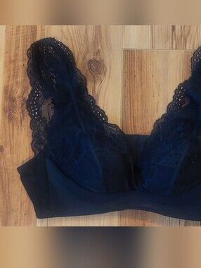 Understance Black Lace Wireless Bra
